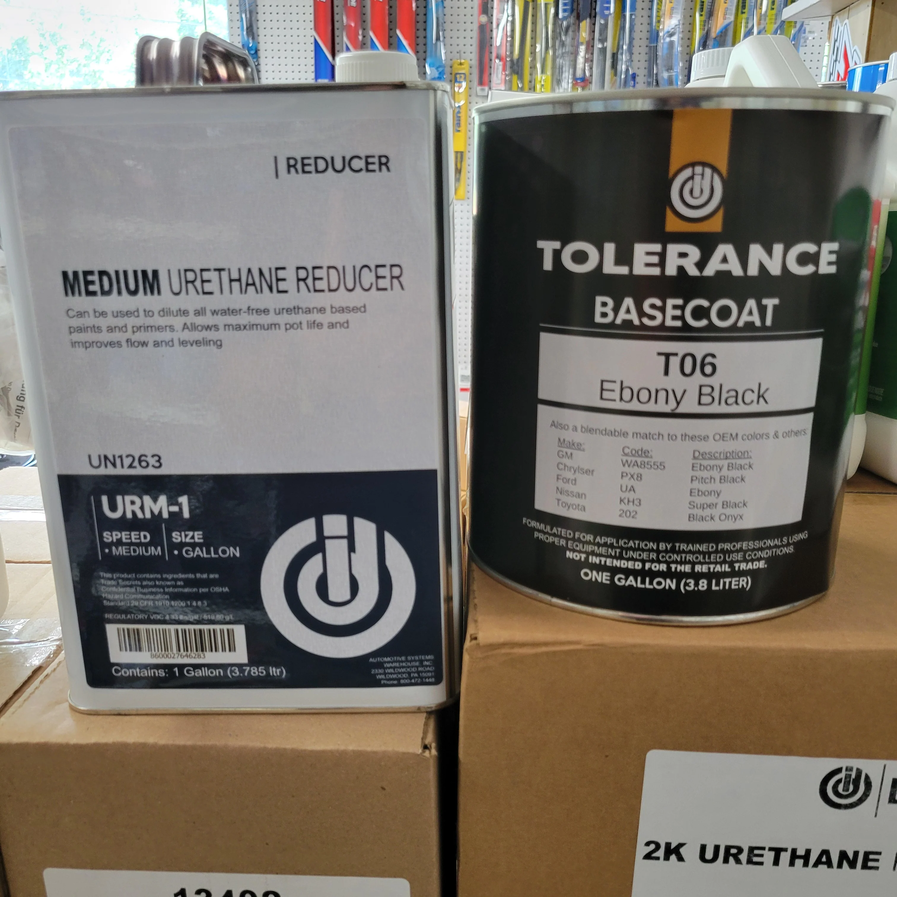 One gallon Black WA8555 Base coat and One gallon of&nbsp; reducer mix 1 to 1 - John Pierce Auto Care