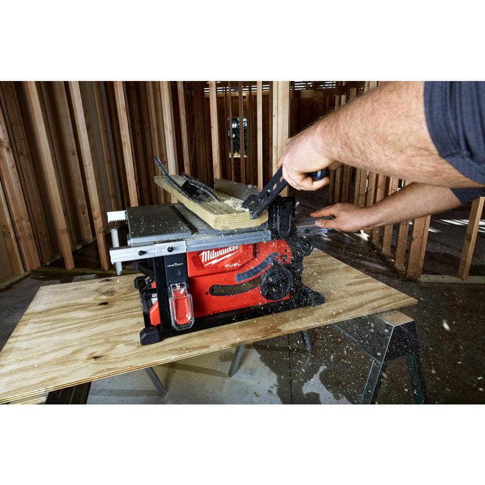 Milwaukee M18 FUEL 8-1/4