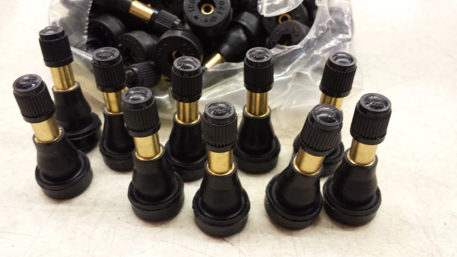 TR600HP High Pressure Snap In Valve Stems Pack Of 10 - John Pierce Auto Care