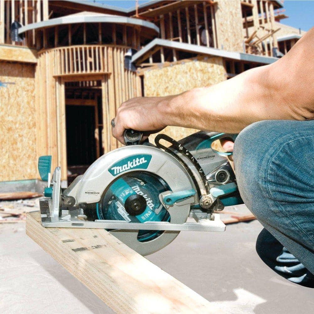 Skil 7-1/4 inch Corded Magnesium Hypoid Saw - John Pierce Auto Care