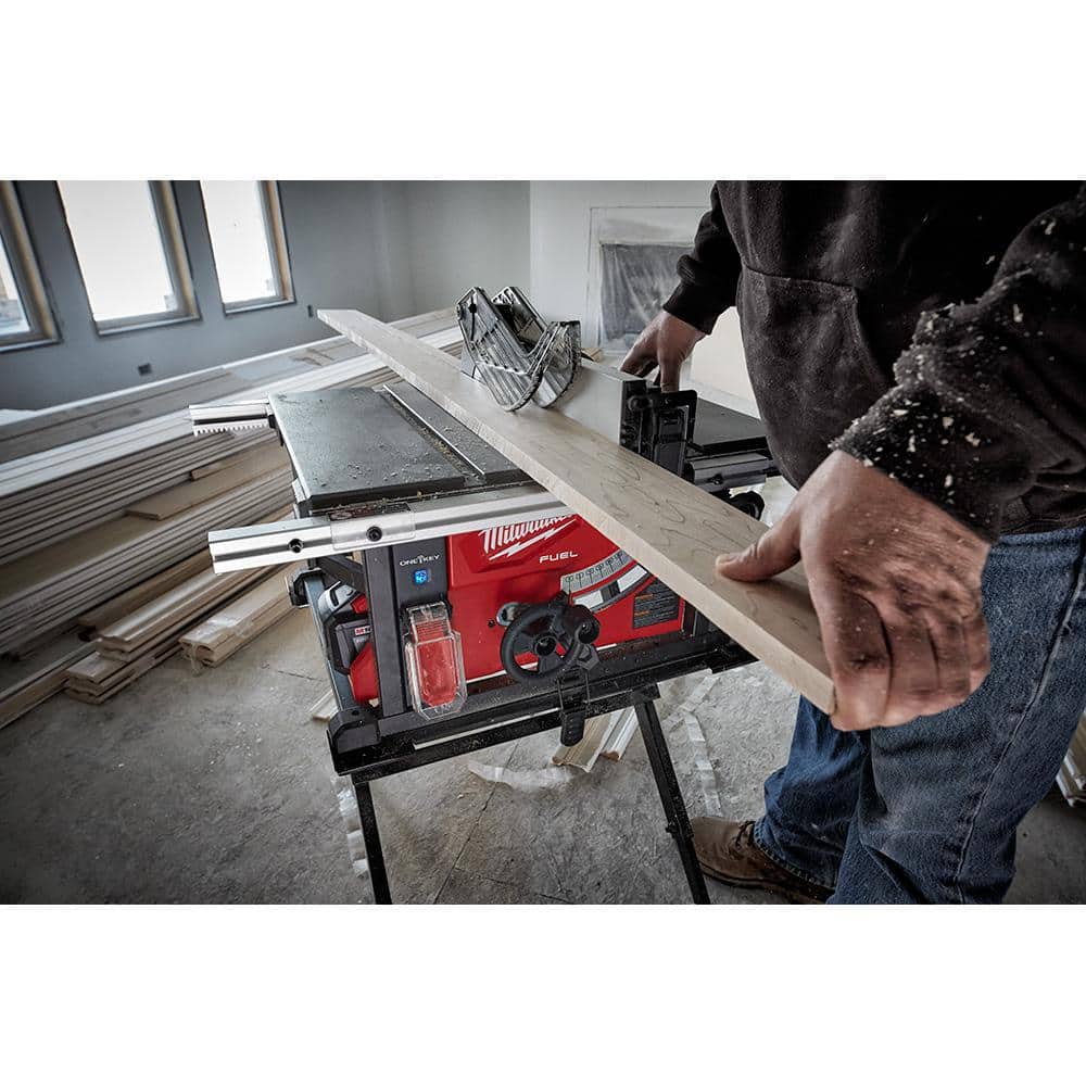 Milwaukee M18 FUEL 8-1/4